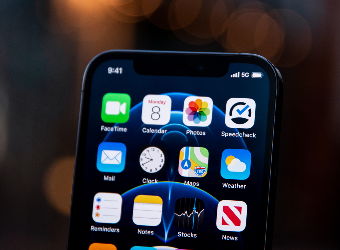 房县苹果手机维修分享为什么 iPhone 12 在冬季会自动关机 